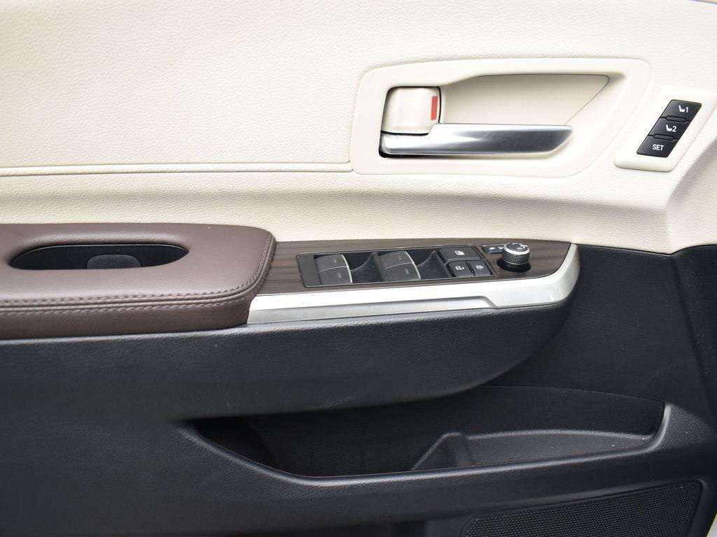 used 2023 Toyota Sienna car