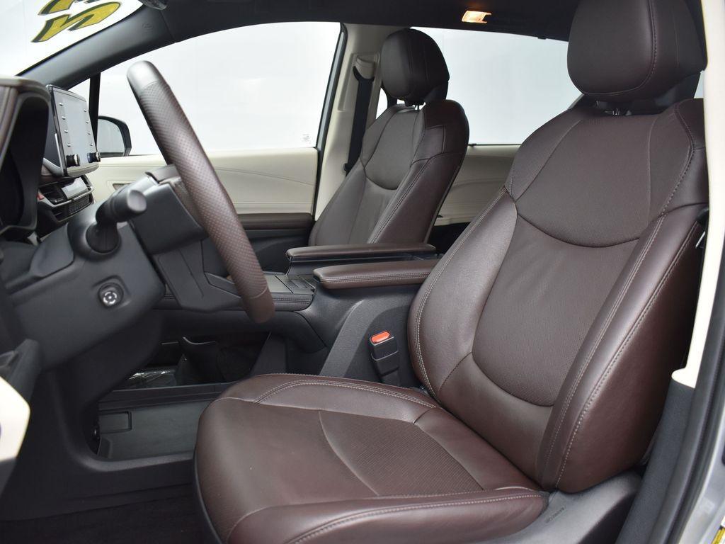 used 2023 Toyota Sienna car