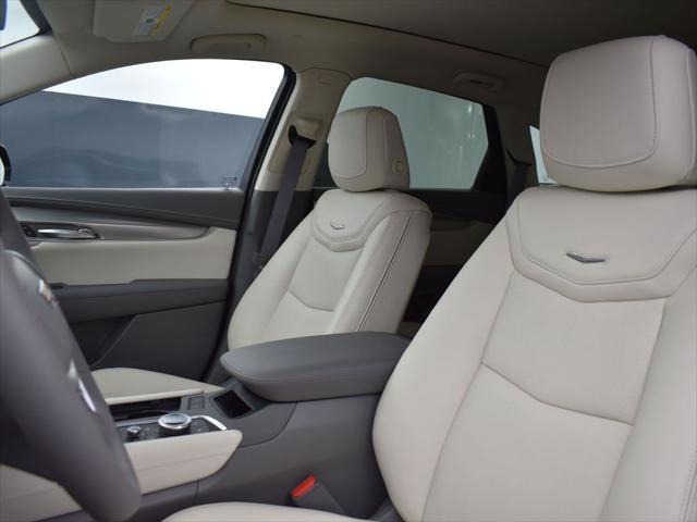 new 2025 Cadillac XT5 car, priced at $57,864