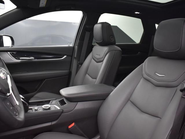 new 2025 Cadillac XT5 car, priced at $54,435