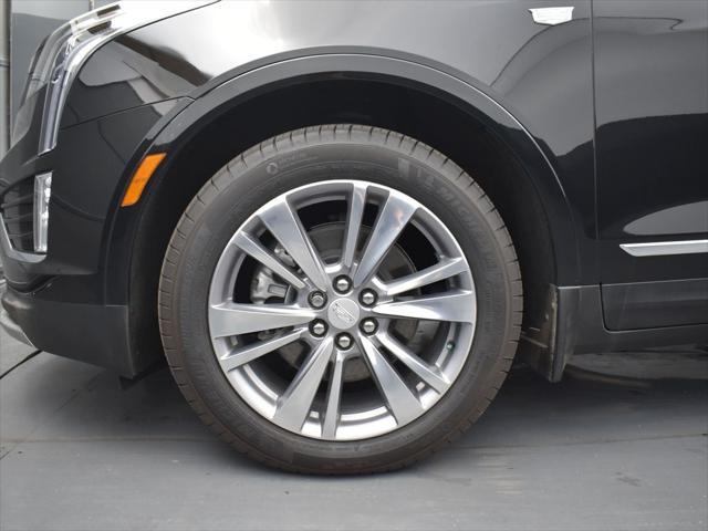 new 2025 Cadillac XT5 car, priced at $54,435