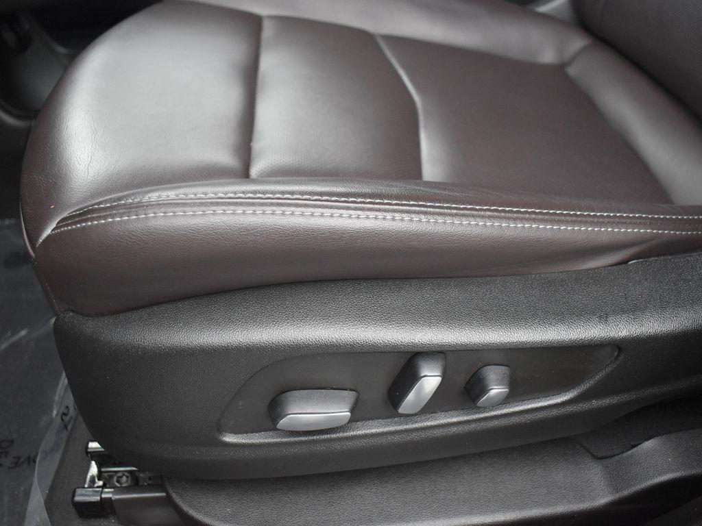 used 2022 Cadillac XT6 car, priced at $37,895