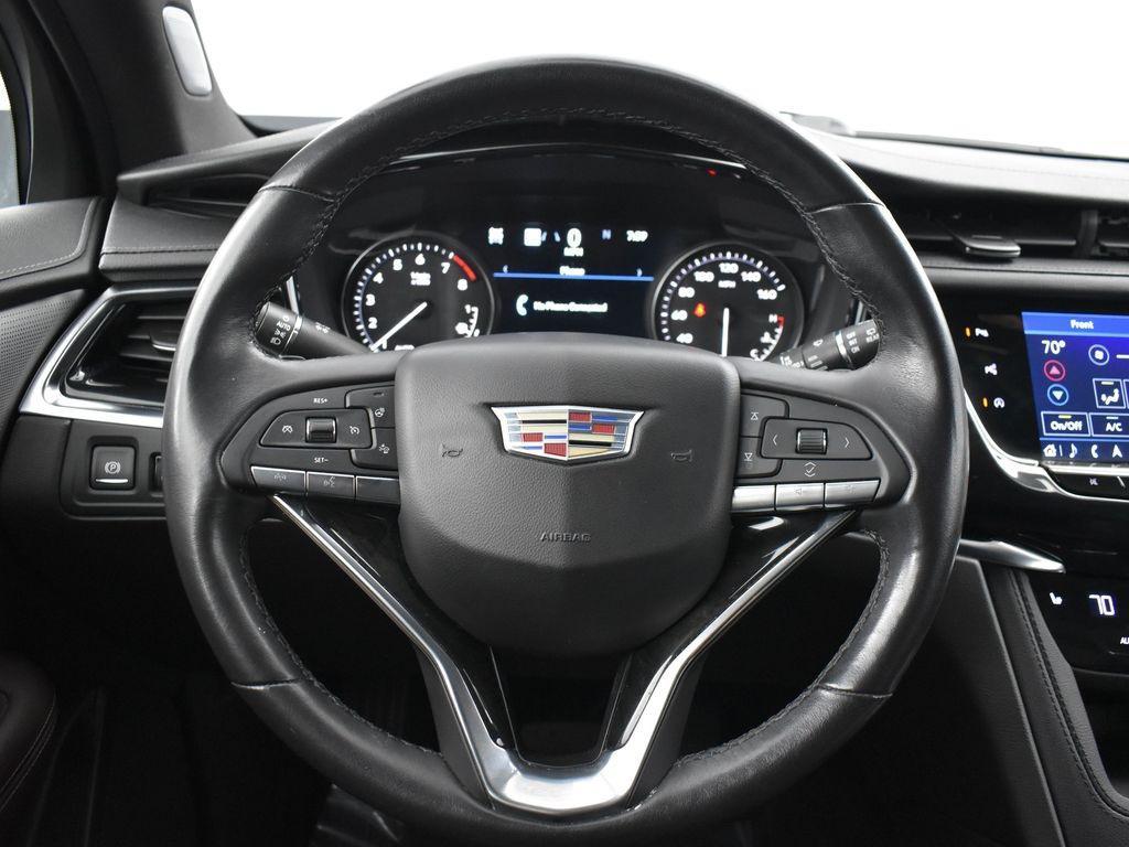 used 2022 Cadillac XT6 car, priced at $37,895