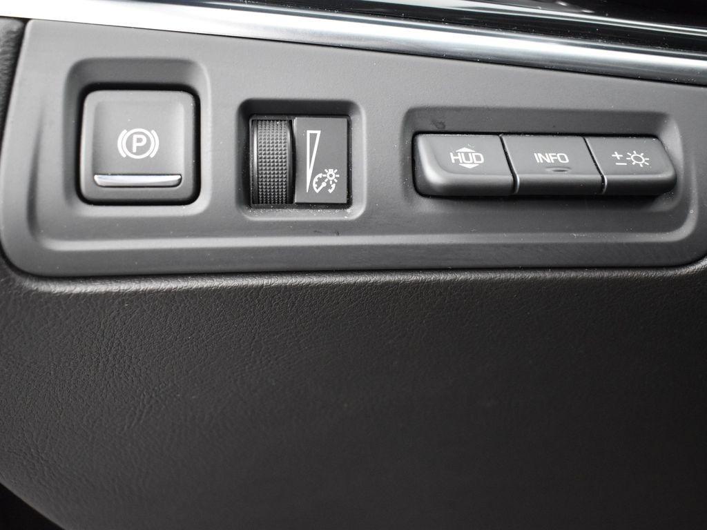 used 2022 Cadillac XT6 car, priced at $37,895