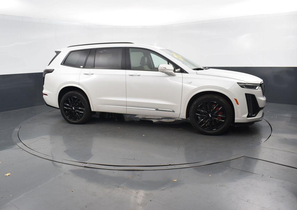used 2022 Cadillac XT6 car, priced at $39,795