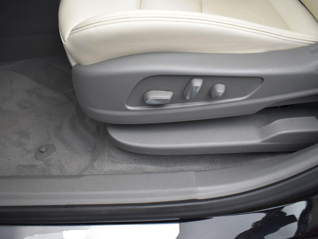 used 2022 Cadillac XT6 car, priced at $36,495