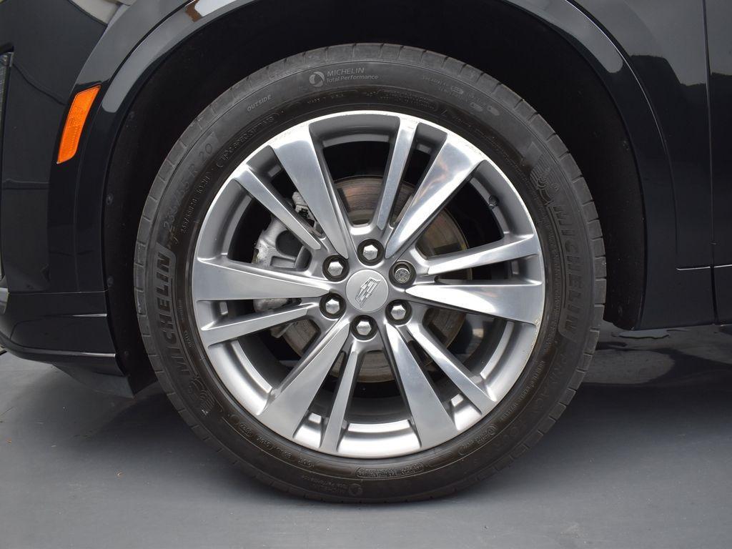 used 2022 Cadillac XT6 car, priced at $36,495