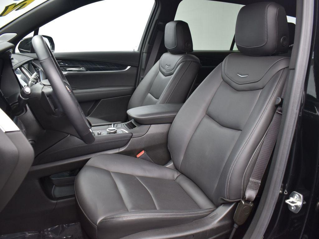 used 2024 Cadillac XT6 car, priced at $49,995