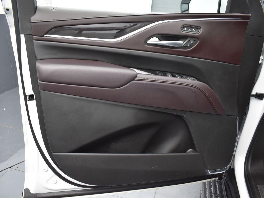 used 2022 Cadillac Escalade ESV car, priced at $77,995