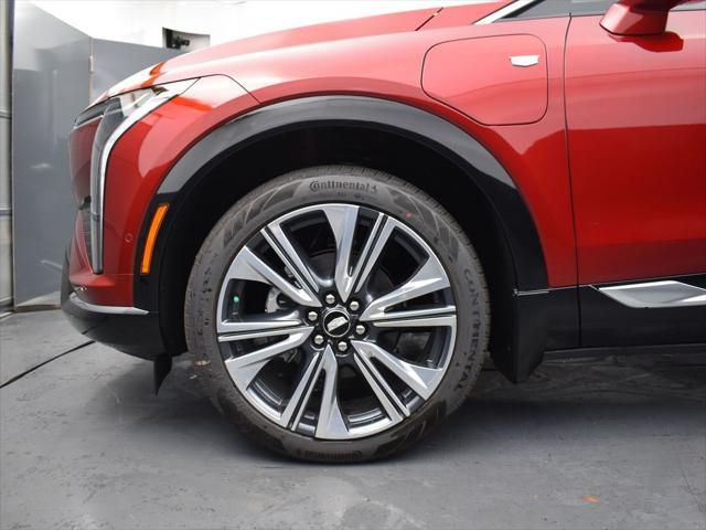 new 2025 Cadillac OPTIQ car, priced at $59,614