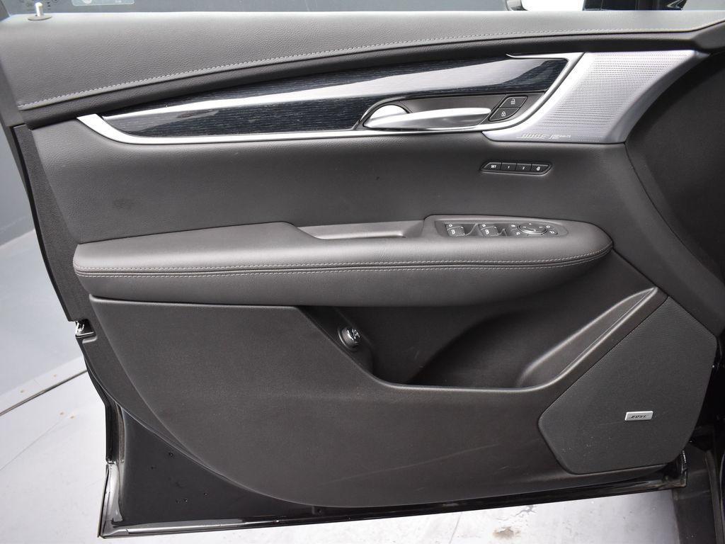 new 2025 Cadillac XT5 car, priced at $57,510