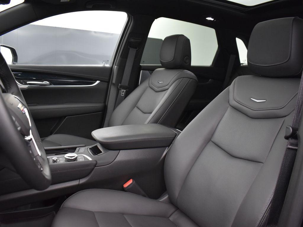 new 2025 Cadillac XT5 car, priced at $57,510