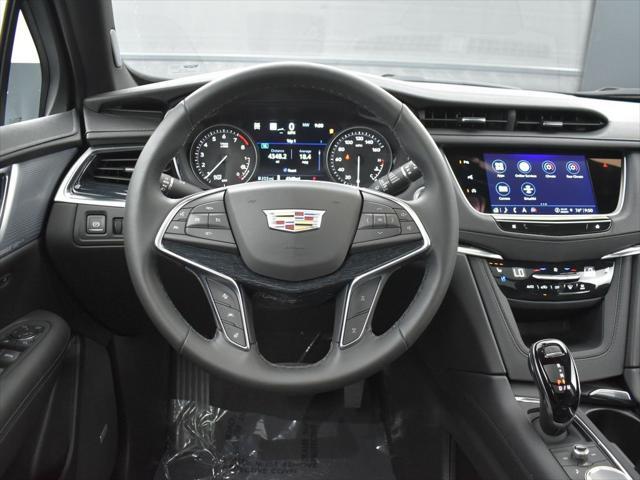 new 2025 Cadillac XT5 car, priced at $58,010