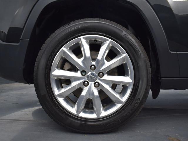 used 2016 Jeep Cherokee car, priced at $15,995