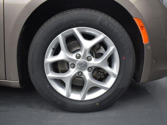 used 2018 Chrysler Pacifica car, priced at $20,995