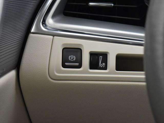 used 2021 Cadillac XT5 car, priced at $30,495