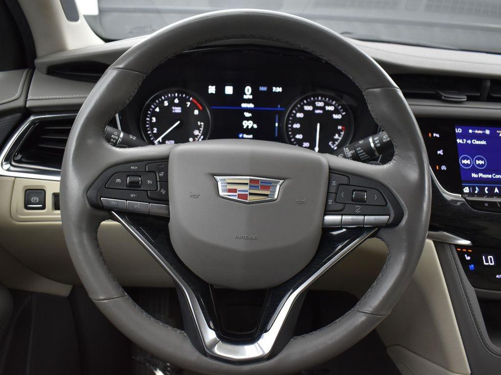 used 2022 Cadillac XT6 car, priced at $38,195