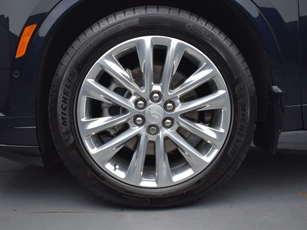 used 2022 Cadillac XT6 car, priced at $38,195