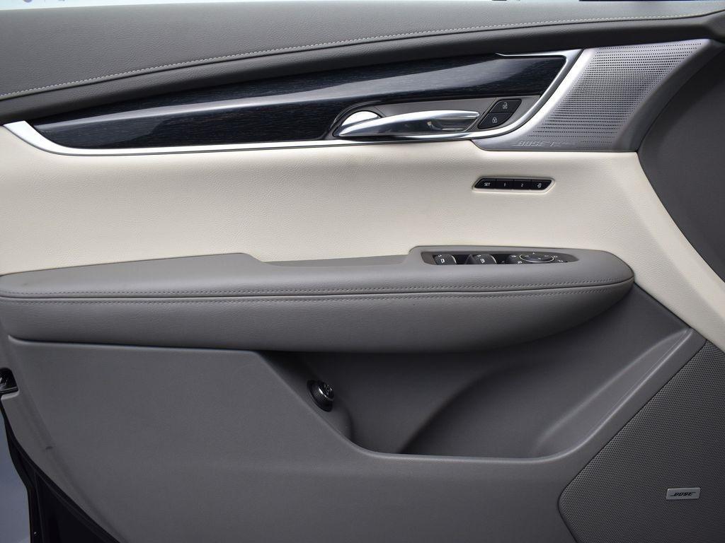 used 2022 Cadillac XT6 car, priced at $38,195