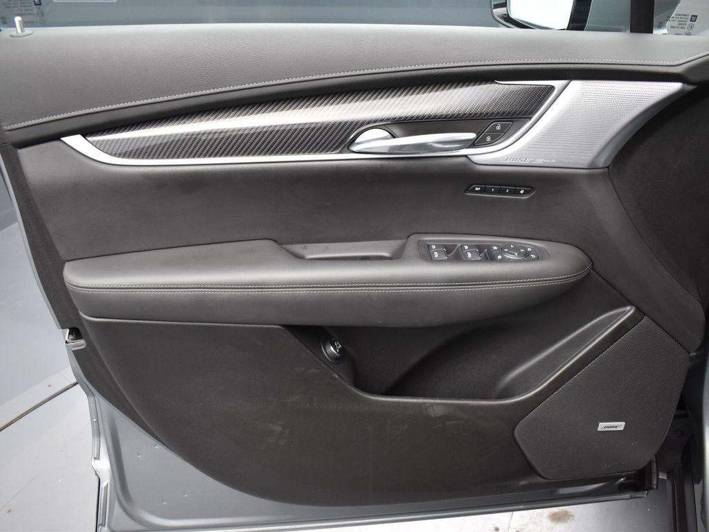 used 2024 Cadillac XT6 car, priced at $54,495