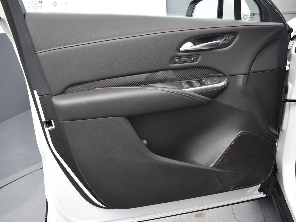 used 2022 Cadillac XT4 car, priced at $30,295