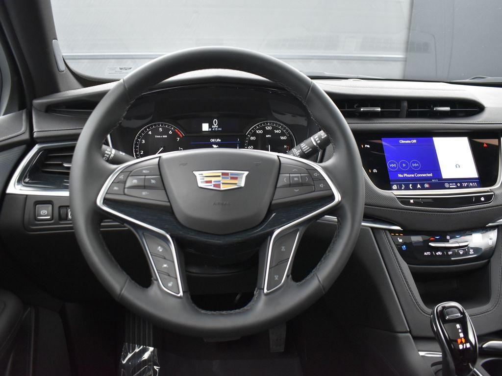 new 2025 Cadillac XT5 car, priced at $53,635