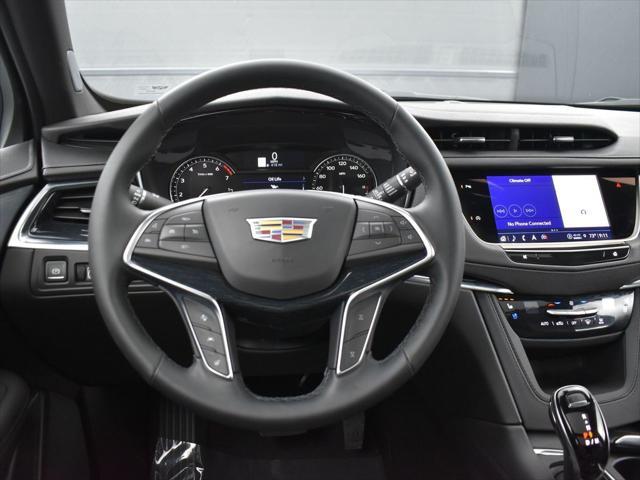new 2025 Cadillac XT5 car, priced at $54,135