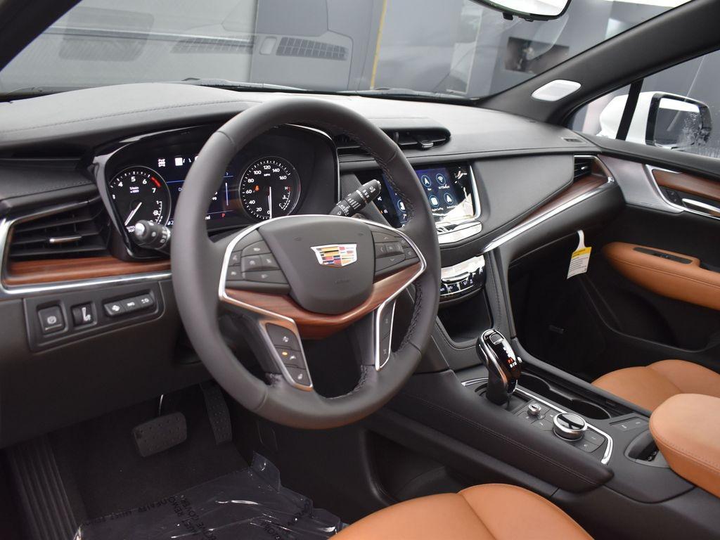 new 2025 Cadillac XT5 car, priced at $57,110