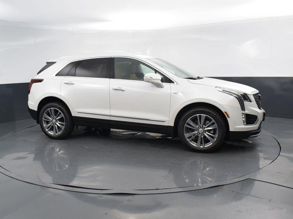 new 2025 Cadillac XT5 car, priced at $57,110