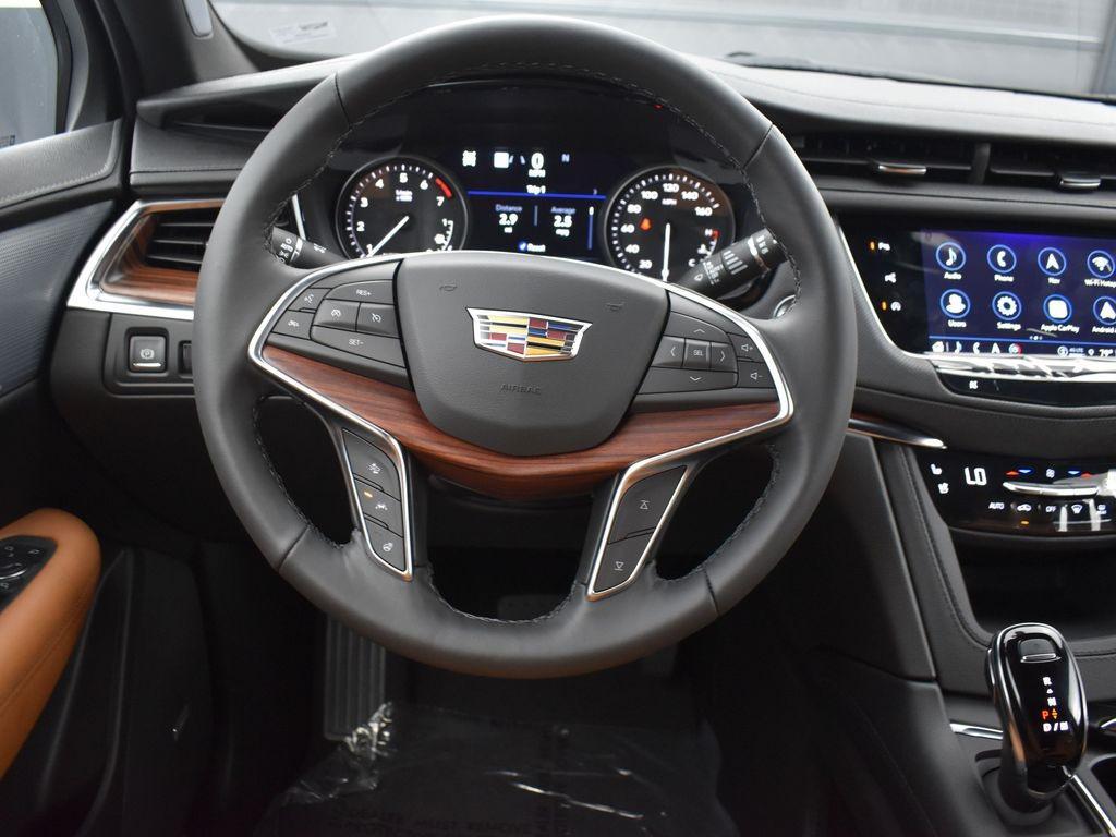 new 2025 Cadillac XT5 car, priced at $57,110