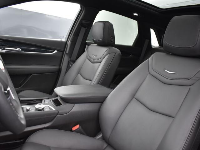 new 2025 Cadillac XT5 car, priced at $54,435