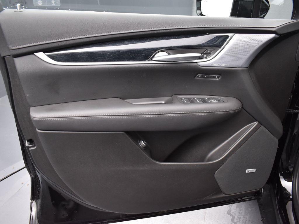 new 2025 Cadillac XT5 car, priced at $53,935