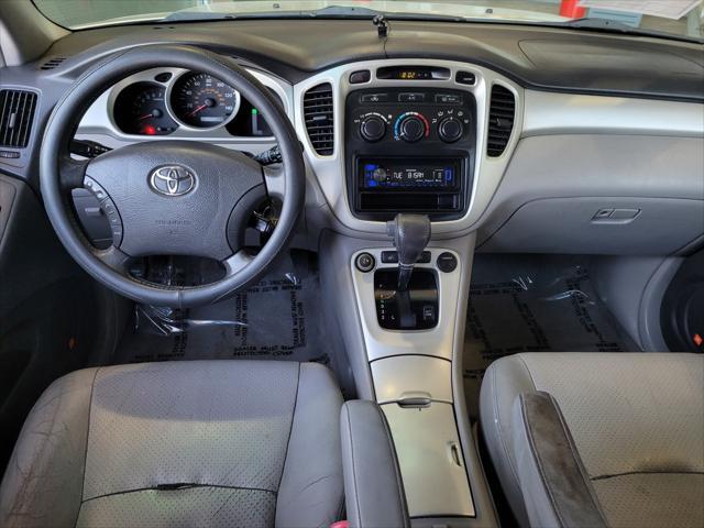 used 2006 Toyota Highlander car, priced at $7,676