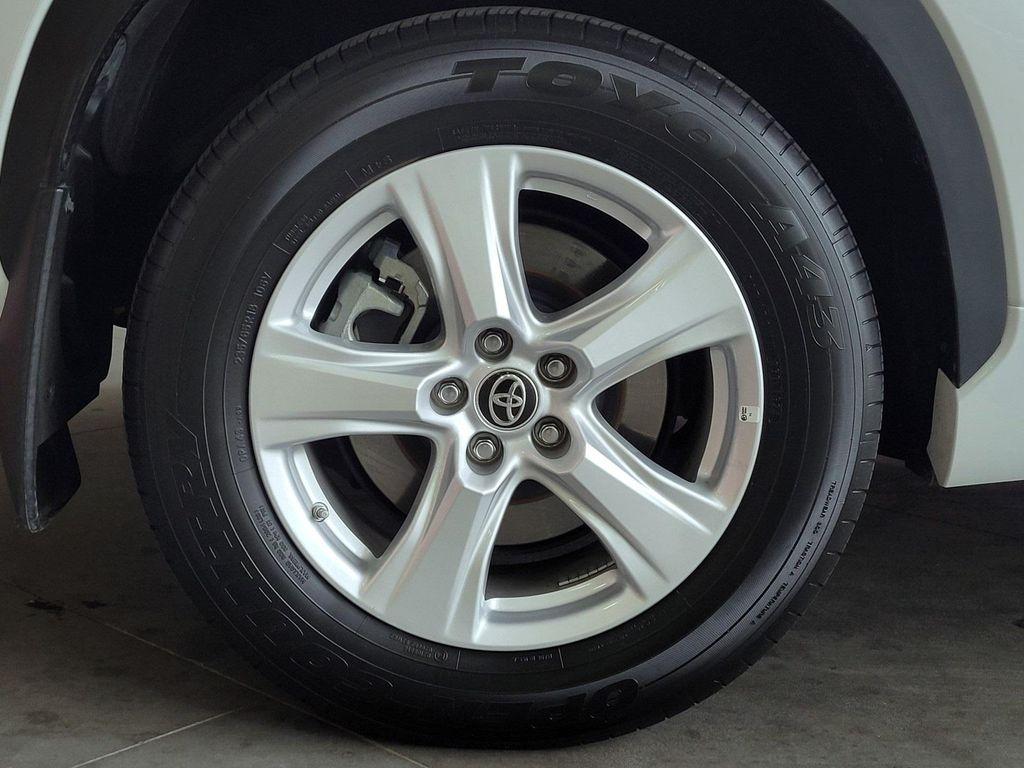 used 2024 Toyota Highlander car, priced at $37,495