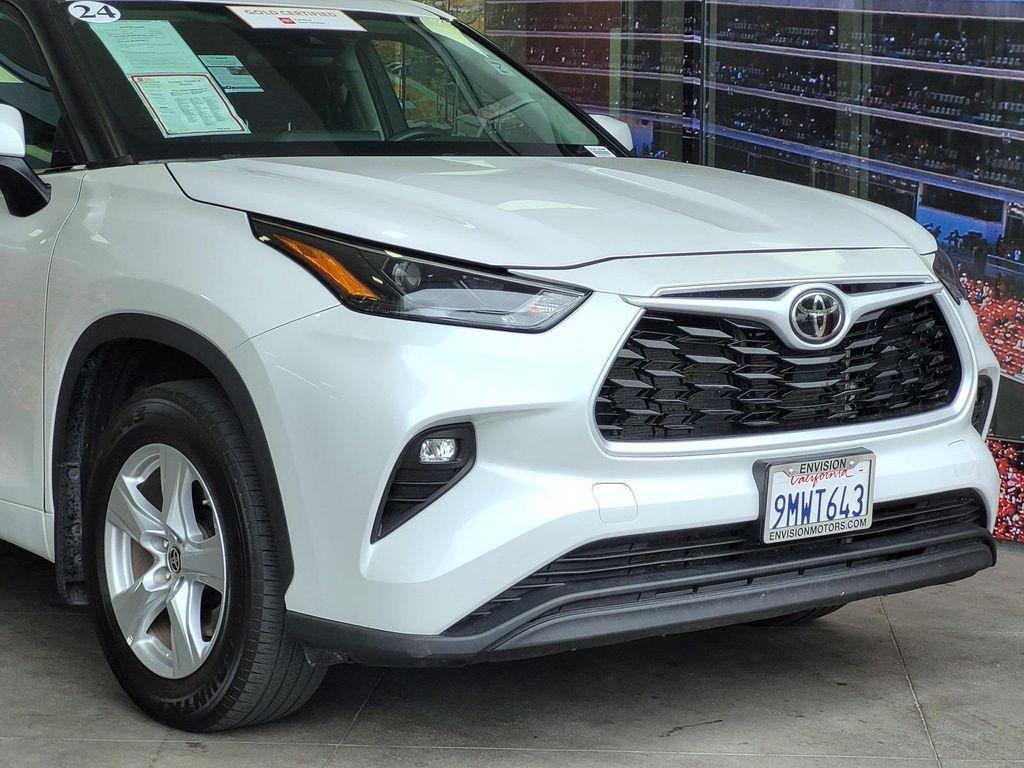 used 2024 Toyota Highlander car, priced at $37,495
