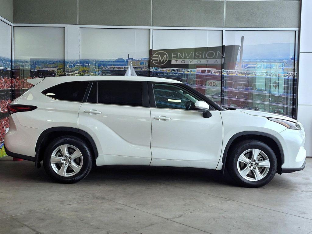 used 2024 Toyota Highlander car, priced at $37,495