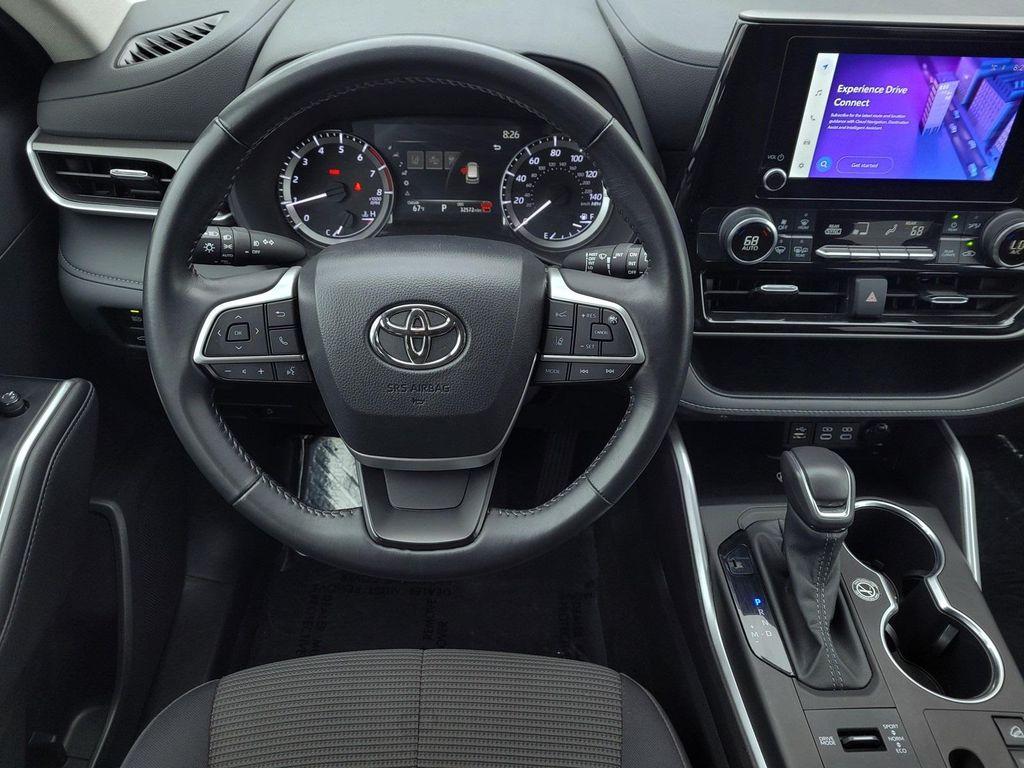 used 2024 Toyota Highlander car, priced at $37,495