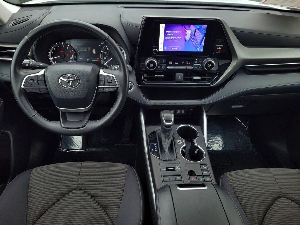 used 2024 Toyota Highlander car, priced at $37,495