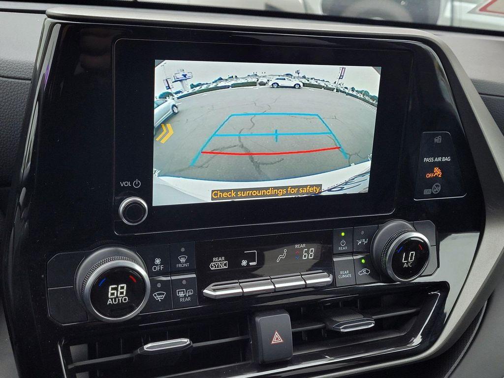 used 2024 Toyota Highlander car, priced at $37,495