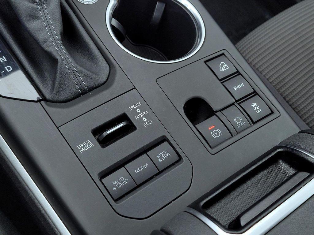 used 2024 Toyota Highlander car, priced at $37,495