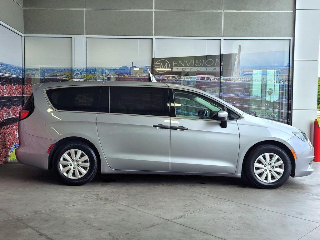 used 2018 Chrysler Pacifica car, priced at $11,286