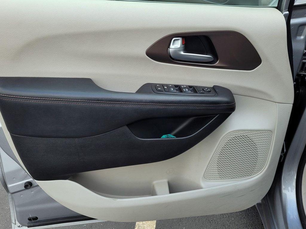 used 2018 Chrysler Pacifica car, priced at $11,286
