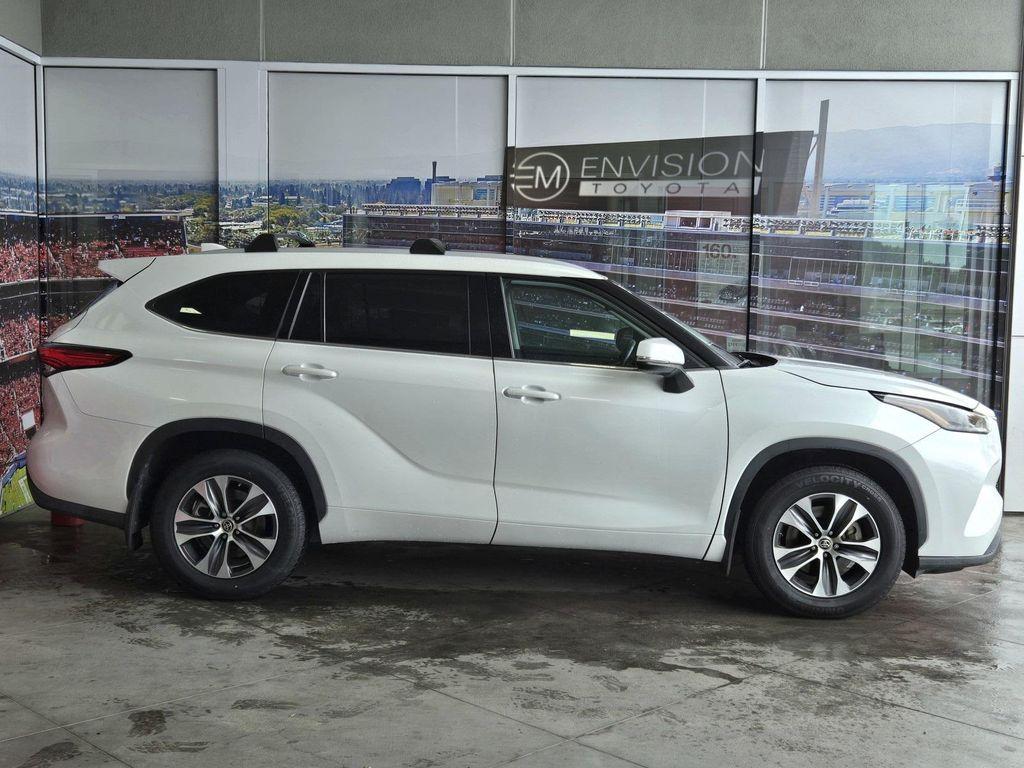used 2022 Toyota Highlander car, priced at $33,860