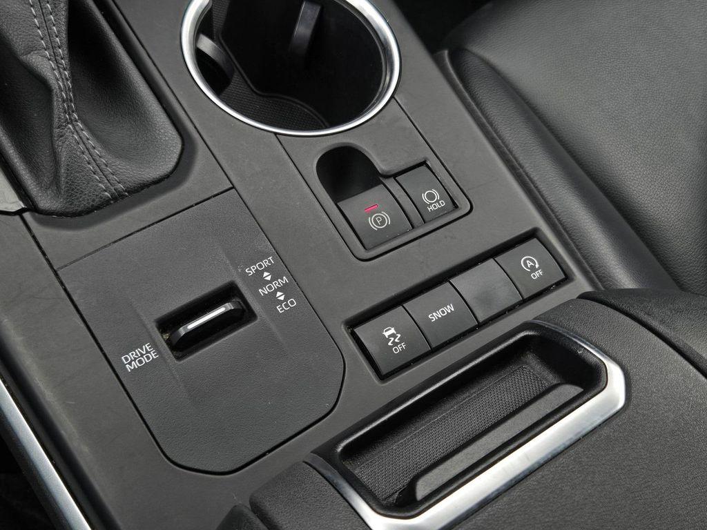 used 2022 Toyota Highlander car, priced at $33,860