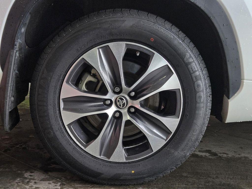 used 2022 Toyota Highlander car, priced at $33,860