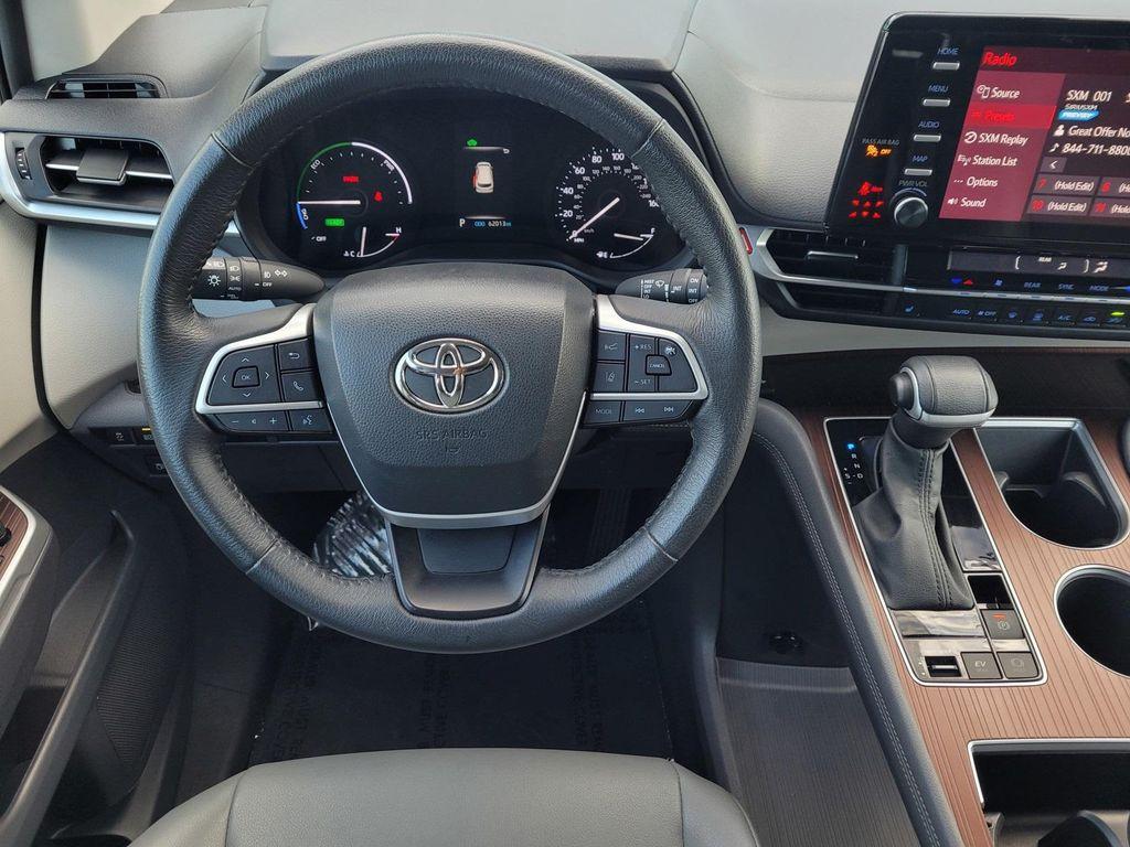 used 2023 Toyota Sienna car, priced at $42,444