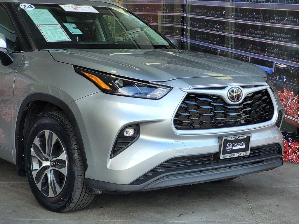 used 2024 Toyota Highlander car, priced at $41,590