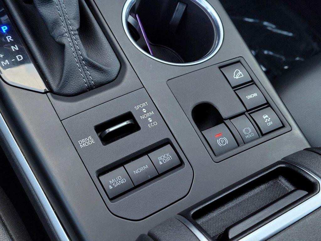 used 2024 Toyota Highlander car, priced at $41,590