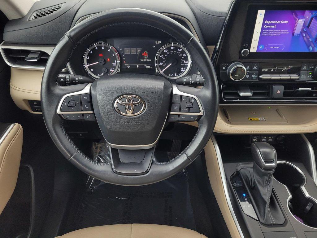 used 2023 Toyota Highlander car, priced at $36,383