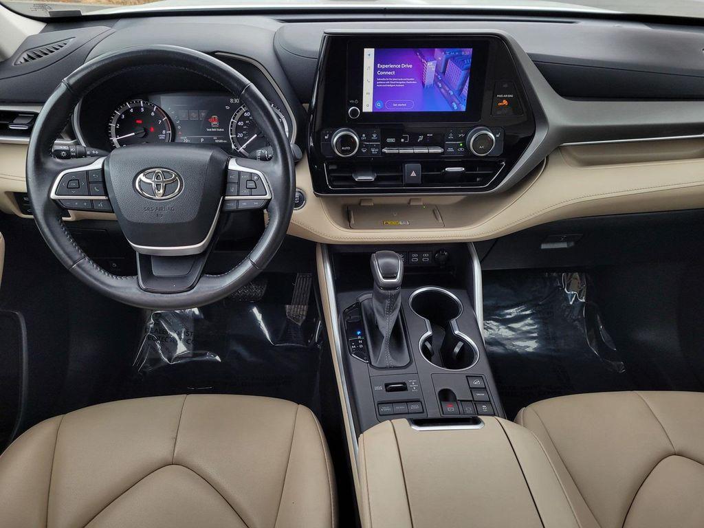 used 2023 Toyota Highlander car, priced at $36,383